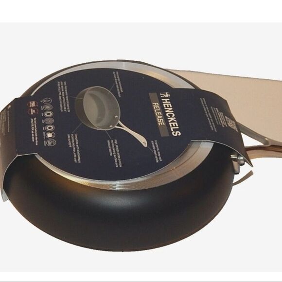 Henckels Release Ceramic Non-Stick 8" Fry Pan - Picture 4 of 10